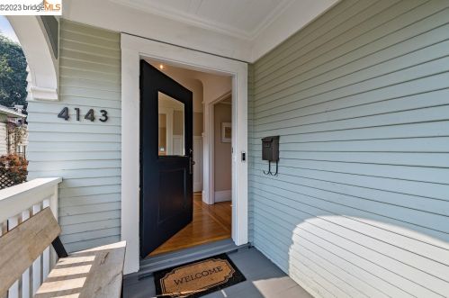 4143 Howe St, Oakland CA 94611-5117 exterior