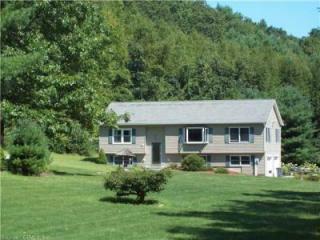 47 Gifford Ln, Bozrah, CT 06334-1326