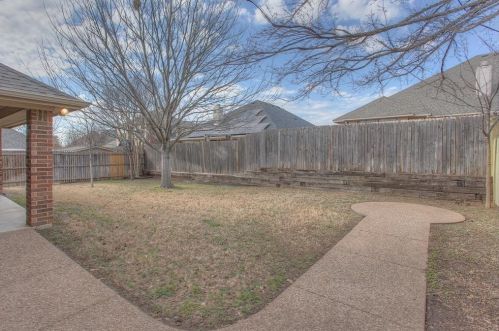 5424 Shasta Ridge Ct, Fort Worth TX  76123-2827 exterior