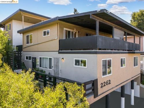 2262 Courtland Ave, Oakland, CA 94601-4772