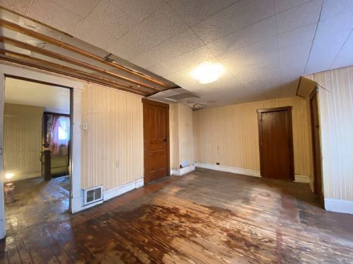 401 Campbell Ave, Connellsville PA  15425-4391 exterior