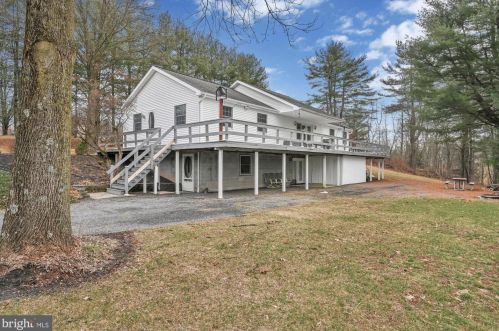 288 Moonhill Dr, Schuylkill Haven, PA 17972-9321