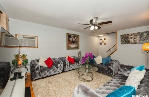 717 5th St, New Hyde Park NY  11040-2931 exterior