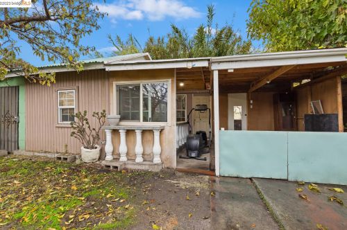 9825 E St, Oakland CA  94603-2339 exterior