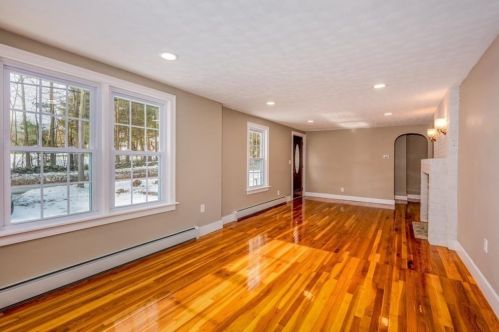 109 St, Auburn MA 01501-2748 exterior