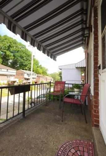 818 Killarney Dr, Pittsburgh, PA 15234-2505