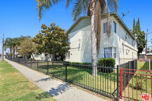 10748 California Ave, Lynwood, CA 90262-2074