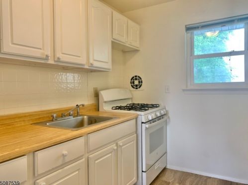 139 Englewood Ave, Teaneck NJ  07666-5037 exterior