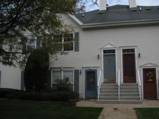 1002 Cumberland Ct, Mahwah NJ  07430-1340 exterior
