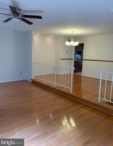 7416 Spring Tree Dr, Springfield VA  22153-2027 exterior