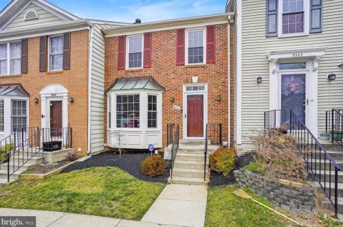 9541 Shepherd Hills Dr, Lorton, VA 22079-4335