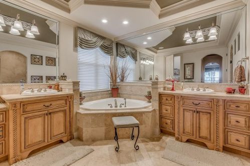 1654 Marina Lk Dr, Kissimmee FL 34744-6463 exterior