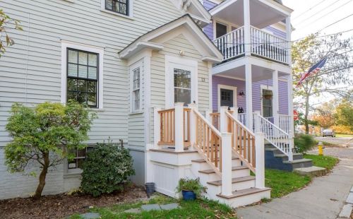 13 Old Beach Rd, Middletown RI  02840-3235 exterior