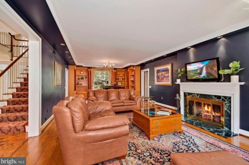194 Constitution Dr, Princeton NJ  08540-6744 exterior