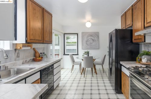 3963 Coolidge Ave, Oakland CA  94602-3428 exterior