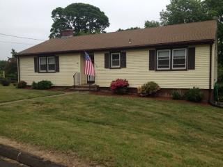 86 Rose Hill Rd, Branford, CT 06405-4028