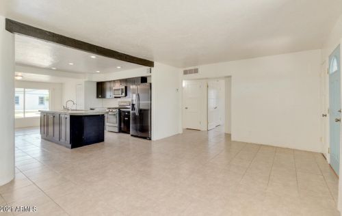 4333 17 Ave, Phoenix AZ 85085-6300 exterior
