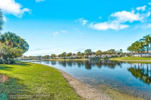 8365 26th St, Hollywood FL 33025-2979 exterior