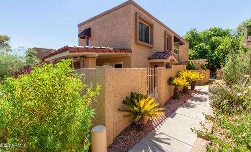 10416 7th Pl, Phoenix AZ  85020-1555 exterior