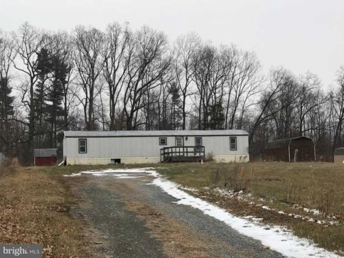 13 Middle Acres, North Newton, PA 17241-9601