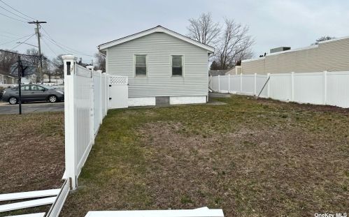 1 Irene St, North Lindenhurst NY  11757-1204 exterior