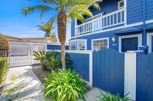 10678 Bell St, Stanton, CA 90680-1974