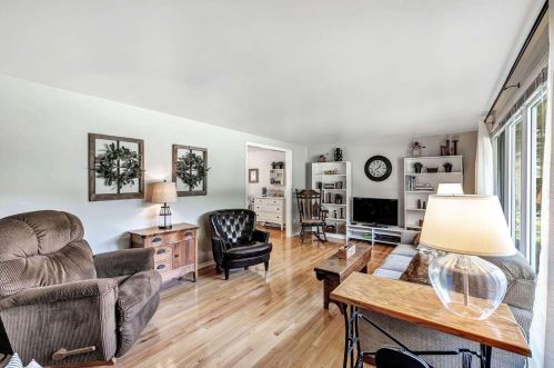 2730 Le Capitaine Cir, Green Bay, WI 54302-5108