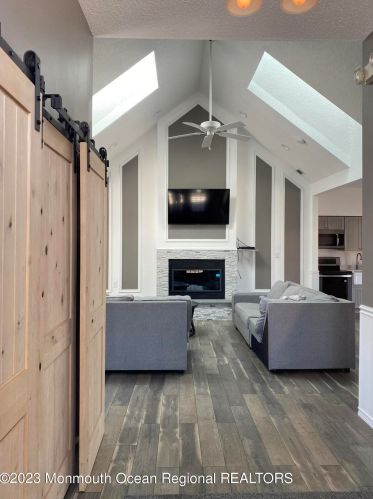 76 Players Cir, Tinton Falls NJ  07724-3805 exterior