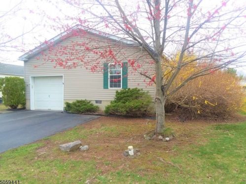 10 Twilight Trl, Belvidere NJ  07823-2906 exterior