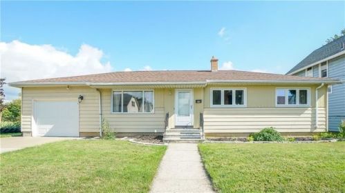 143 Pawnee Pkwy, Buffalo, NY 14210-1843