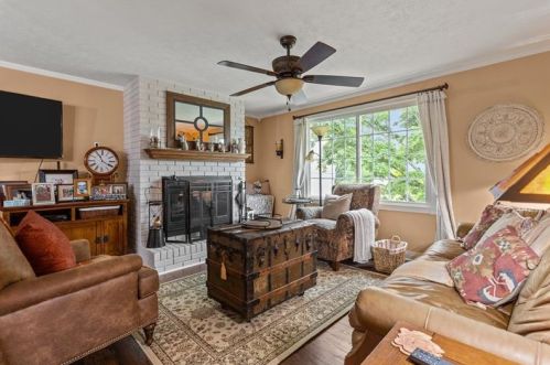 120 Mcmahon Dr, Manor PA 15665-9603 exterior