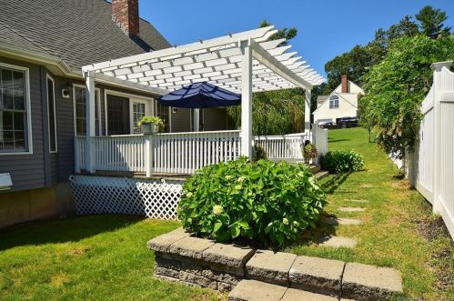 4 Lookout Lndg, Ellington CT  06029-2543 exterior