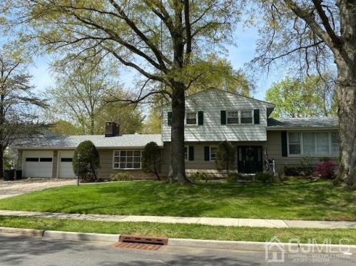 19 Perry Rd, East Brunswick, NJ 08816-1325