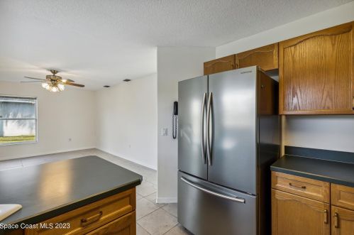 222 Summers Creek Dr, Merritt Island FL  32952-2684 exterior