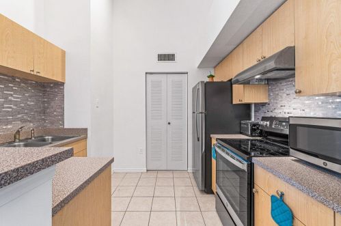 721 Villa Cir, Boynton Beach FL  33435-8914 exterior