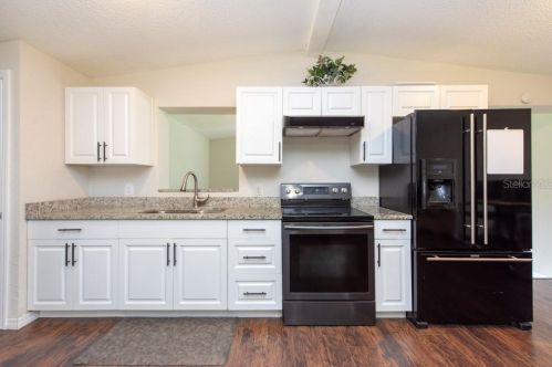 9741 Fowler Ave, Thonotosassa FL  33592-3415 exterior