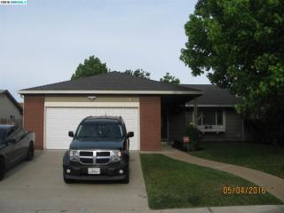 4910 Burgundy Dr, Oakley, CA 94561-1807