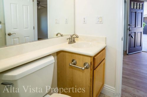 6101 Adelaide Ave, San Diego CA  92115-5547 exterior