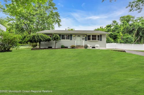 10 Trinity Pl, Jackson Twp NJ  08527-1822 exterior