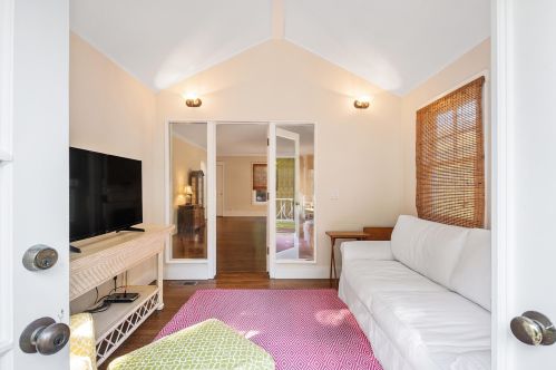 22 Islay St, Santa Barbara CA  93101-2423 exterior