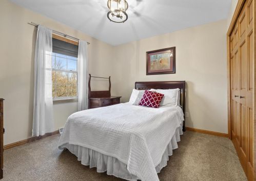 2922 Copper Mountain Ct, Green Bay WI  54313-3207 exterior