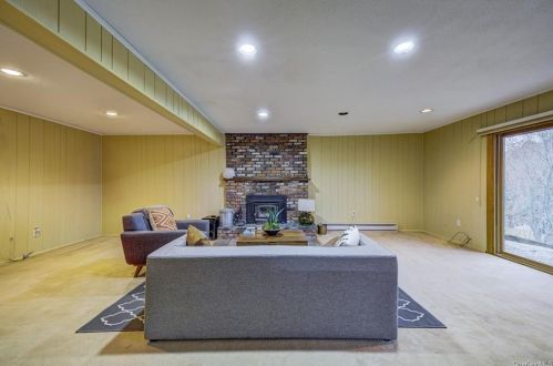 22 Panorama Dr, Patterson NY  12563-2305 exterior