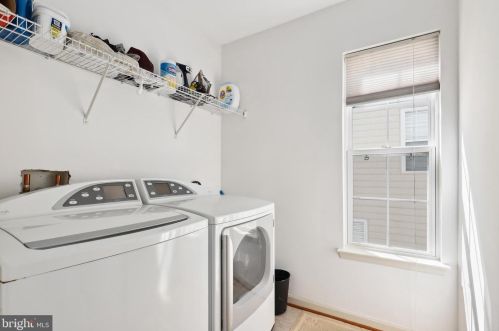 2617 Cast Off Loop, Woodbridge VA  22191-1470 exterior