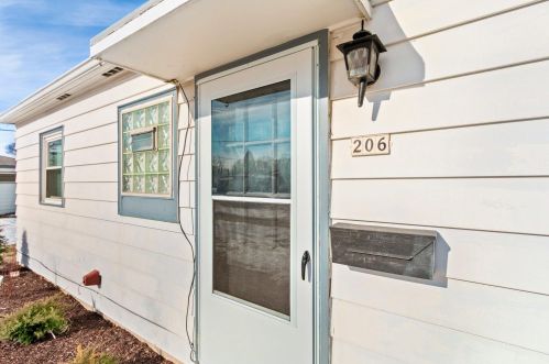 206 Morgan Ave, Milwaukee WI 53207-3724 exterior