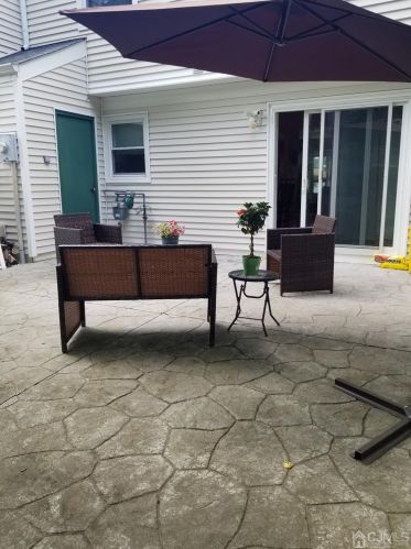 34 Dallenbach Ln, East Brunswick NJ  08816-5684 exterior