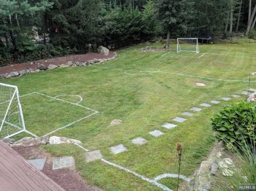 32 Crescent Dr, Skyline Lakes NJ  07456-1109 exterior