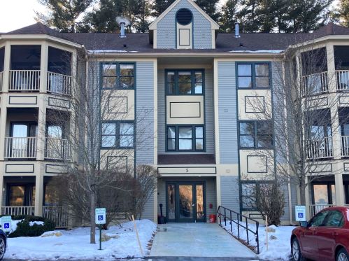 5 Bartemus Trl, Nashua, NH 03063-7624