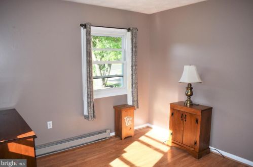 557 Ash St, Strasburg VA  22657-2027 exterior