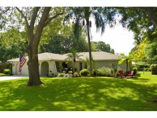 4311 Pine Meadow Ln, Sarasota, FL 34233-3636
