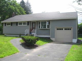 34 Venus Dr, Albany, NY 12211-2218
